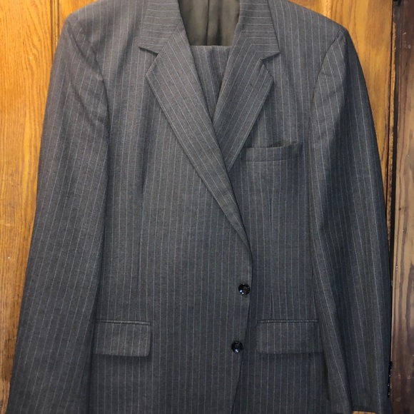 John Alexander Men’s Gray Pinstripe 2PC Suit